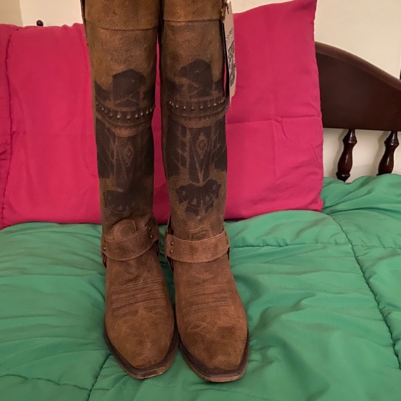 Junk Gypsy by Lane Boots - Picture 2 of 4